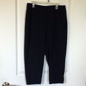 LULULEMON Women’s Size 10,  Navy crop leggings